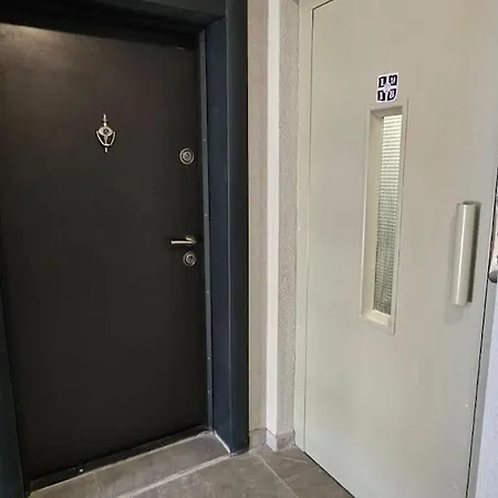 Apartment Liohov By Linas Warna